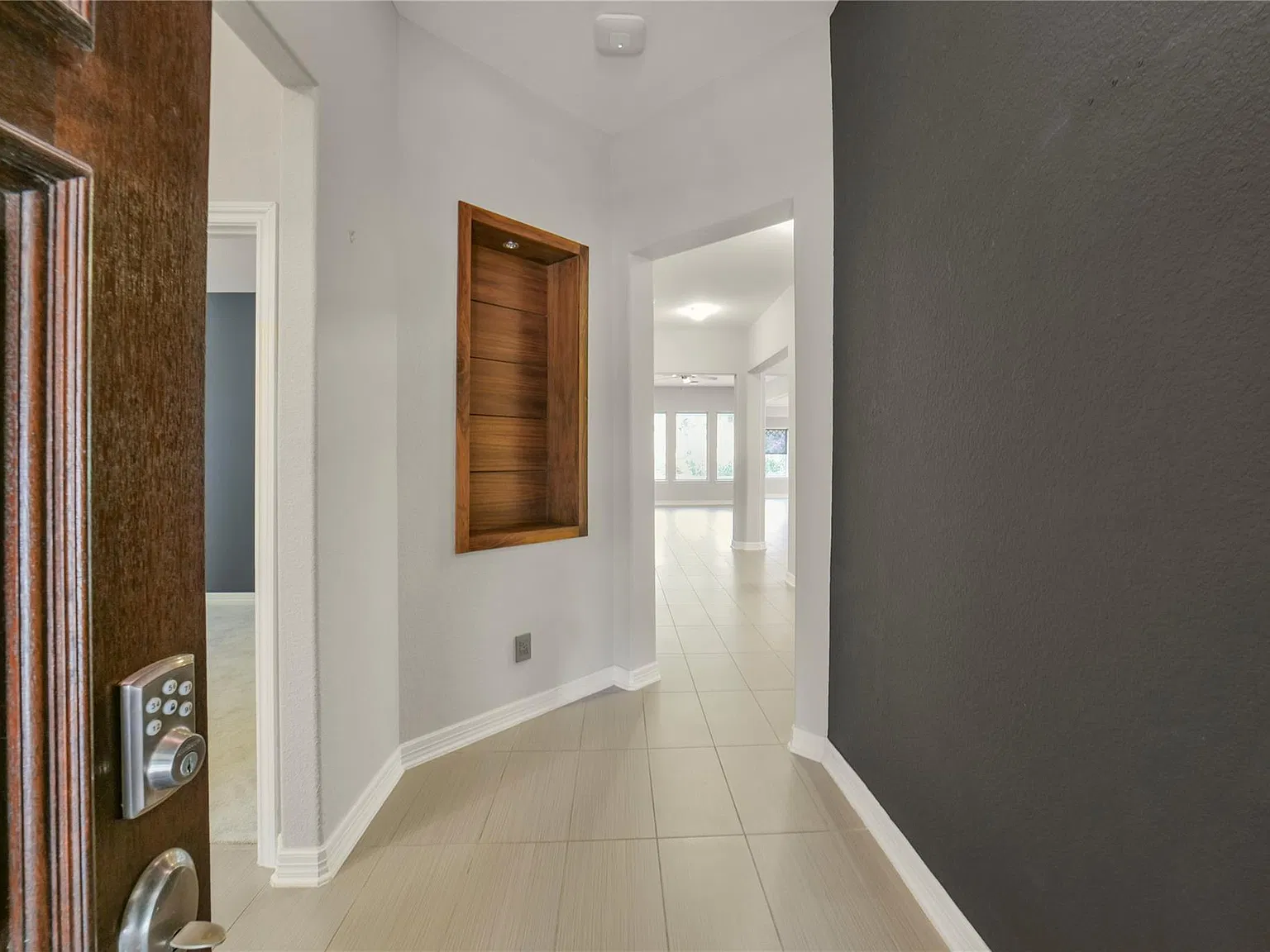 3 bed, 2.5 bath, 2156 sqft, $2,750 — Photo 2