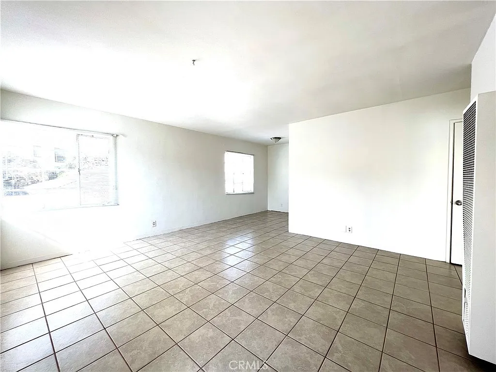 1 bed, 600 sqft, $1,900 — Photo 2