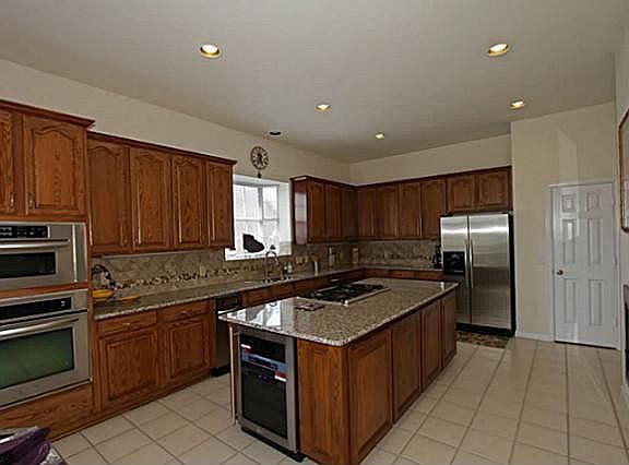 4th image of 7408 Hillshire Ln