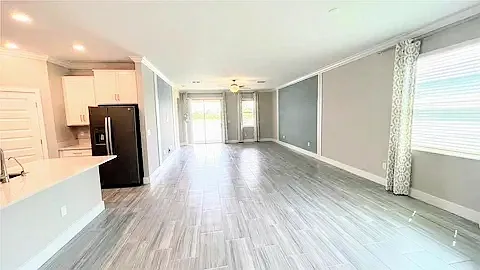3 bed, 2054 sqft, $2,450 — Photo 3