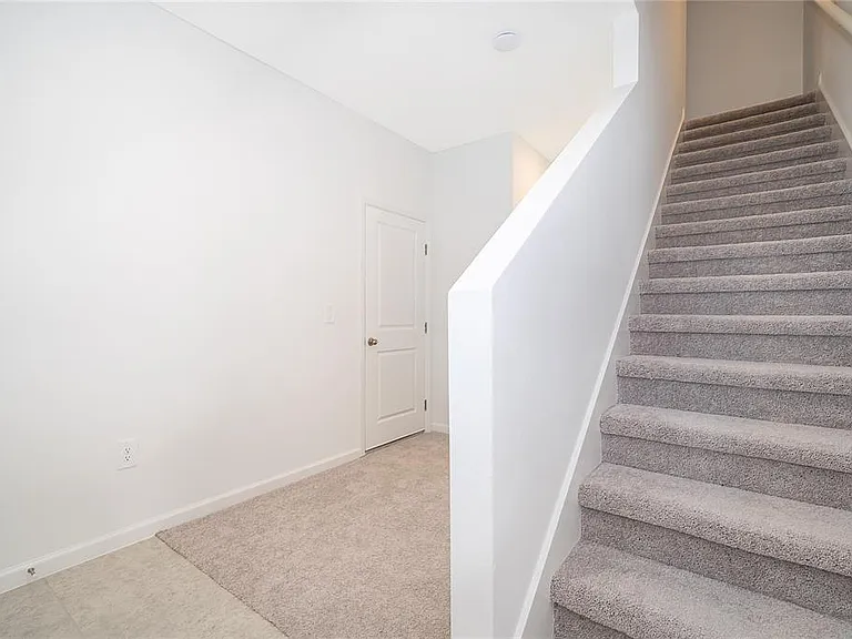 Spire Dr — Photo 11