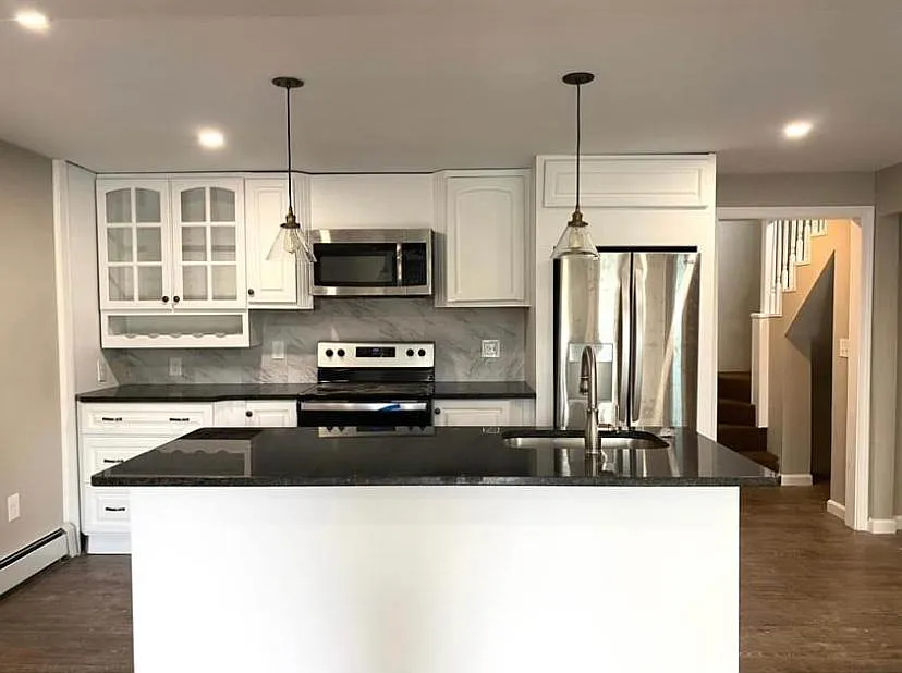 205 West St #3