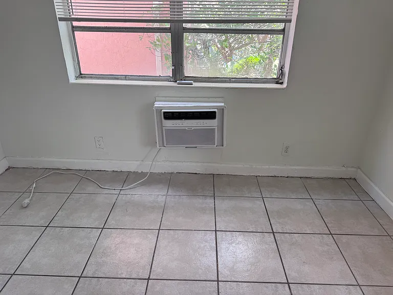 9016 Collins Ave #6 — Photo 6