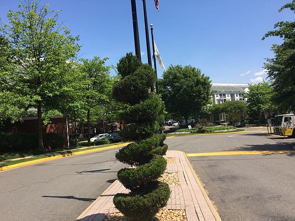 2nd image of 1625 International Dr Unit 117