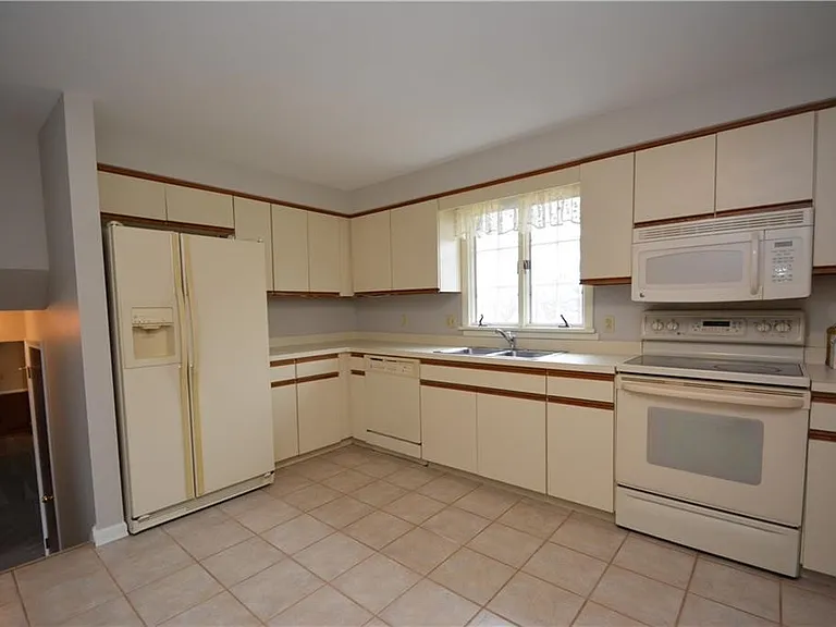 28 Candlewood Dr — Photo 7