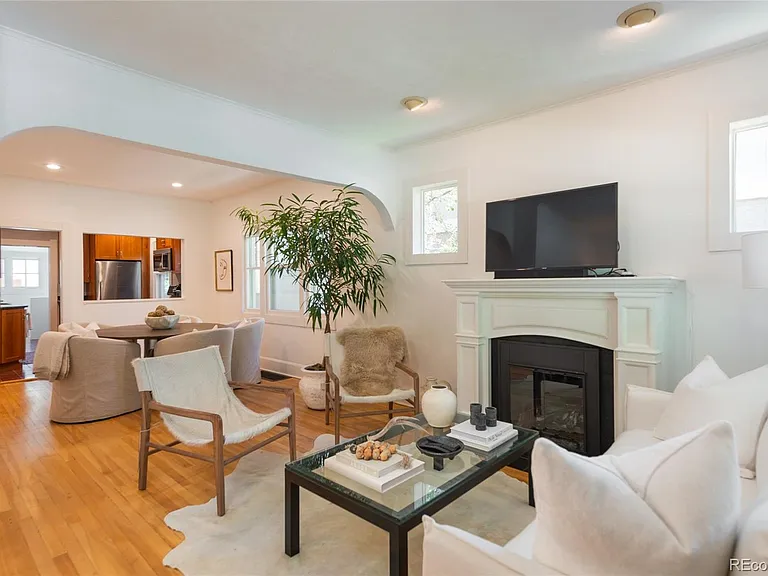 470 S Williams St — Photo 14