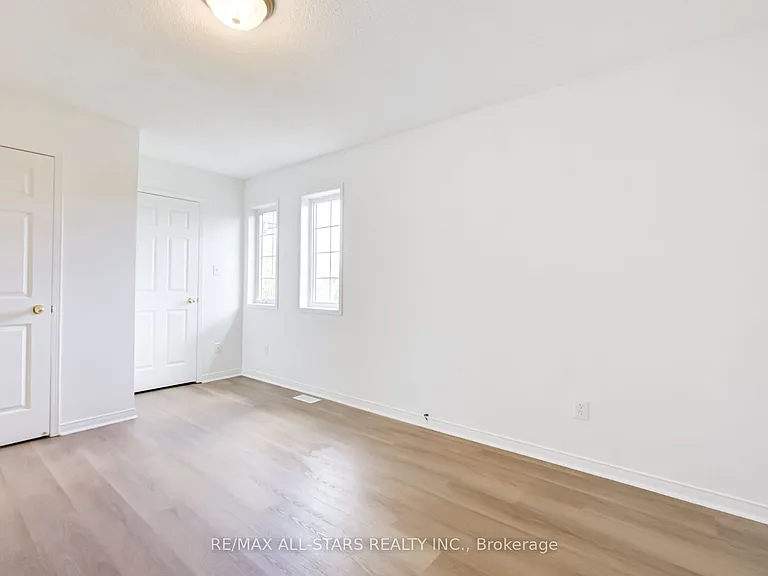 51 Playfair Rd — Photo 28