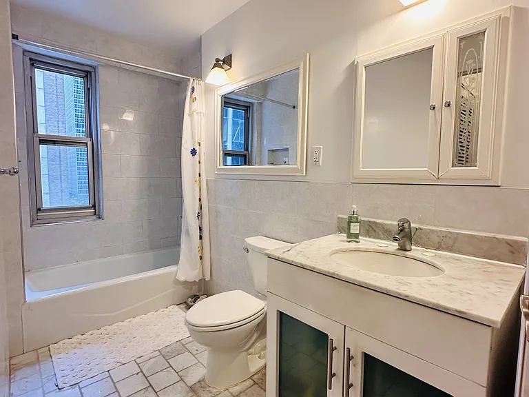 77 W 55th St #9E — Photo 4