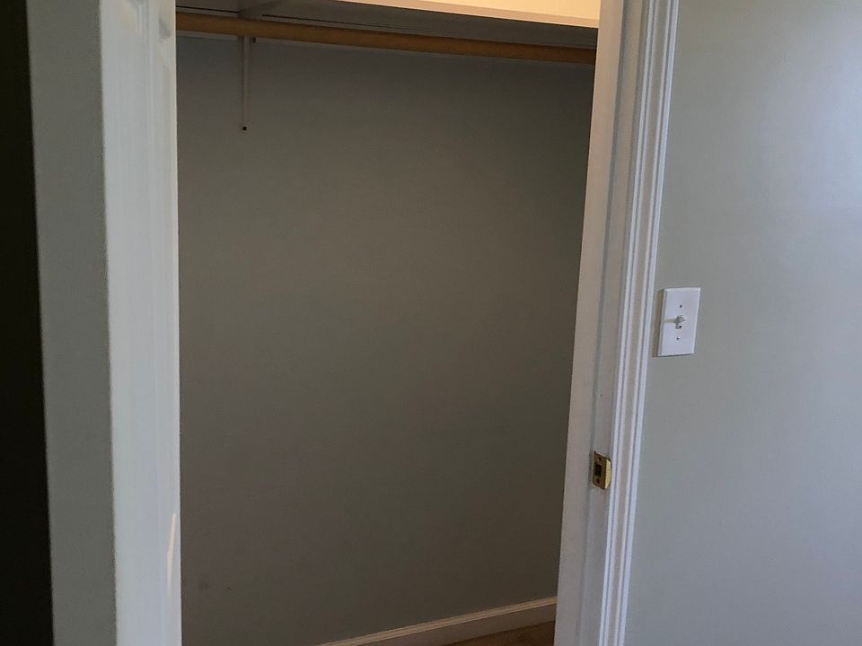 Upstairs BR walk in closet
