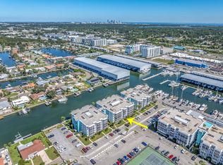 4902 38th Way S APT 109, Saint Petersburg, FL 33711