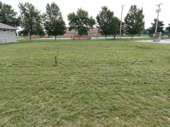 355-357 7th Ave E, Columbus, NE 68601