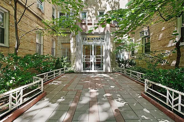 Sold by Corcoran | media 7