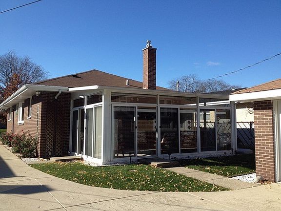 2nd image of 2527 Mayfair Ave