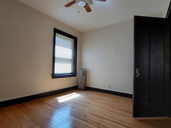 3rd image of 10922 S Vernon Ave #1