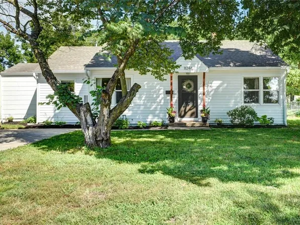 8244 Santa Fe Dr, Overland Park, KS 66204