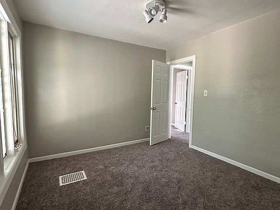 5th image of 2725 2nd St