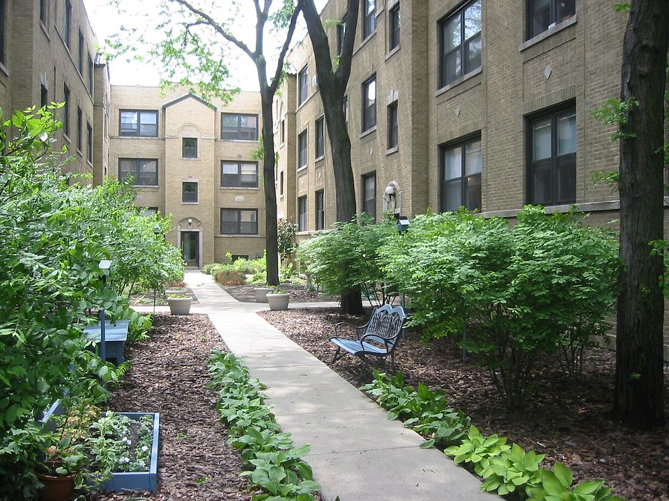 1st image of 3750 N Pine Grove Ave APT 1W