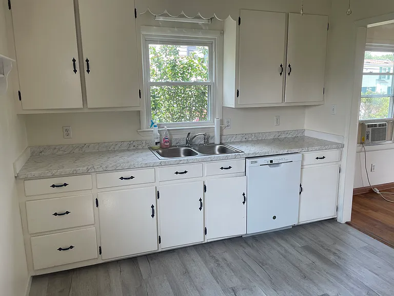 2608 Hanover St — Photo 11