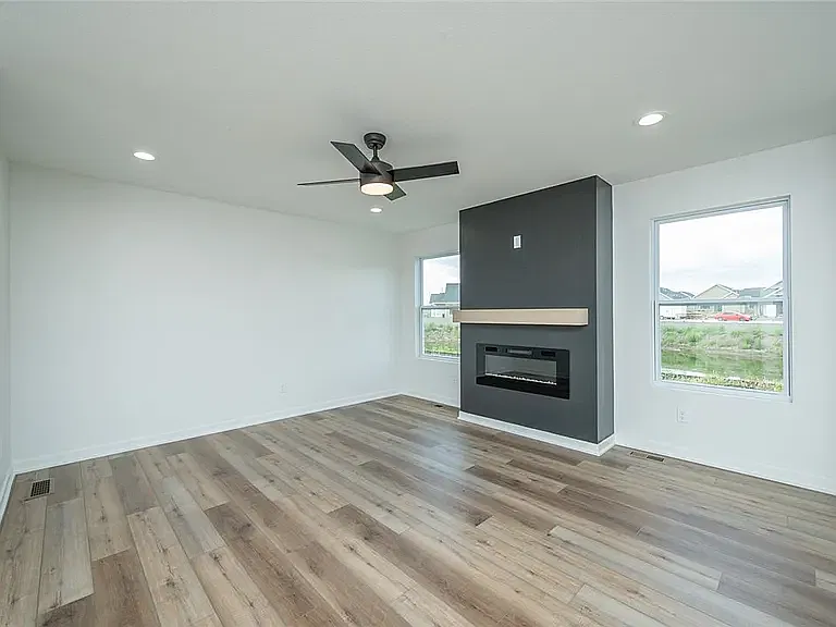 4 bed, 3.5 bath, 2028 sqft, $2,750 — Photo 3