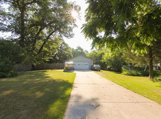 160 N 6th Ave, Fruitport, MI 49415