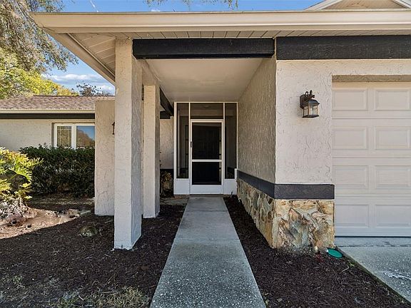 5th image of 9930 Nicklaus Dr
