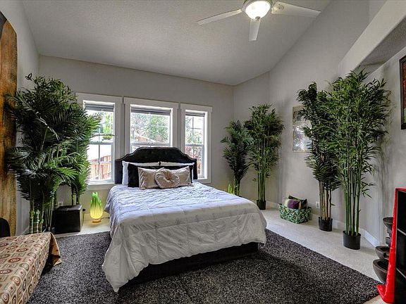 3rd image of 385 Photinia Ln