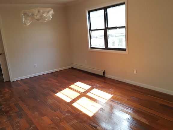 3rd image of 1621 Park Pl