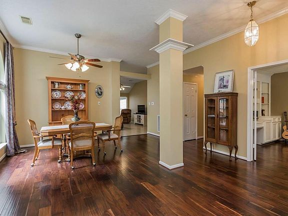 2nd image of 9627 Bavaria Dr