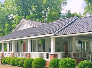 308 E Main St, Harleyville, SC 29448