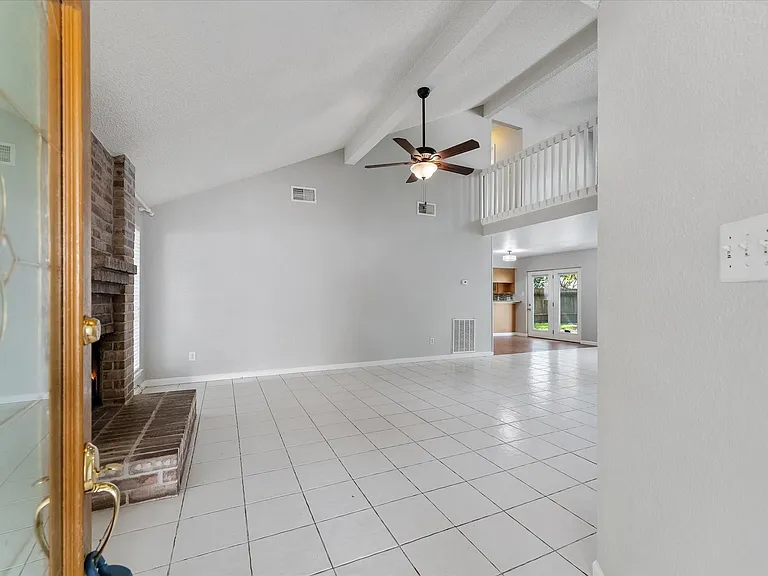 4311 Piney Creek Ln — Photo 4