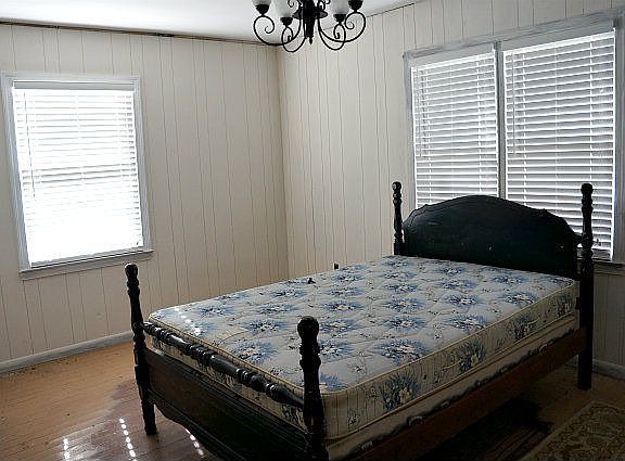4th image of 104 Fleming St