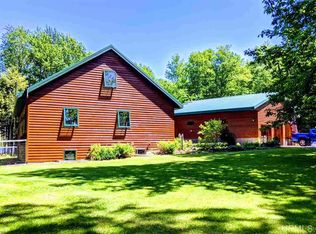 410 Pelissier Lake Rd, Marquette, MI 49855