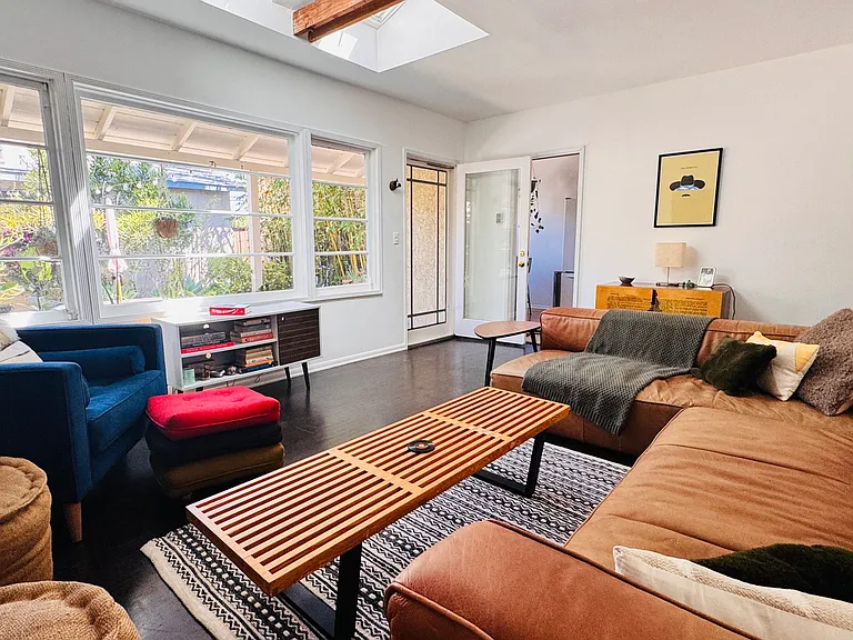 674 E Flower Ave — Photo 3