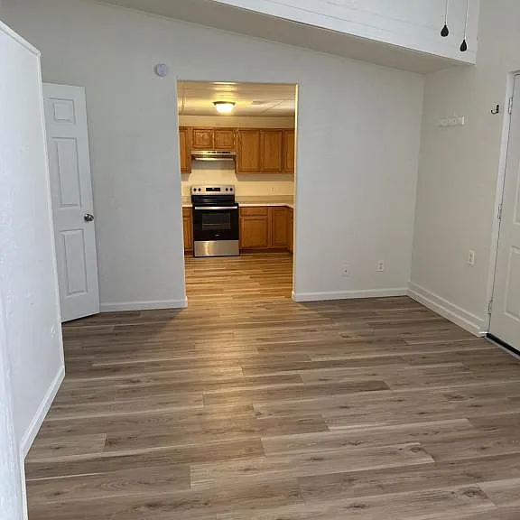 600 W Jackson St — Photo 26