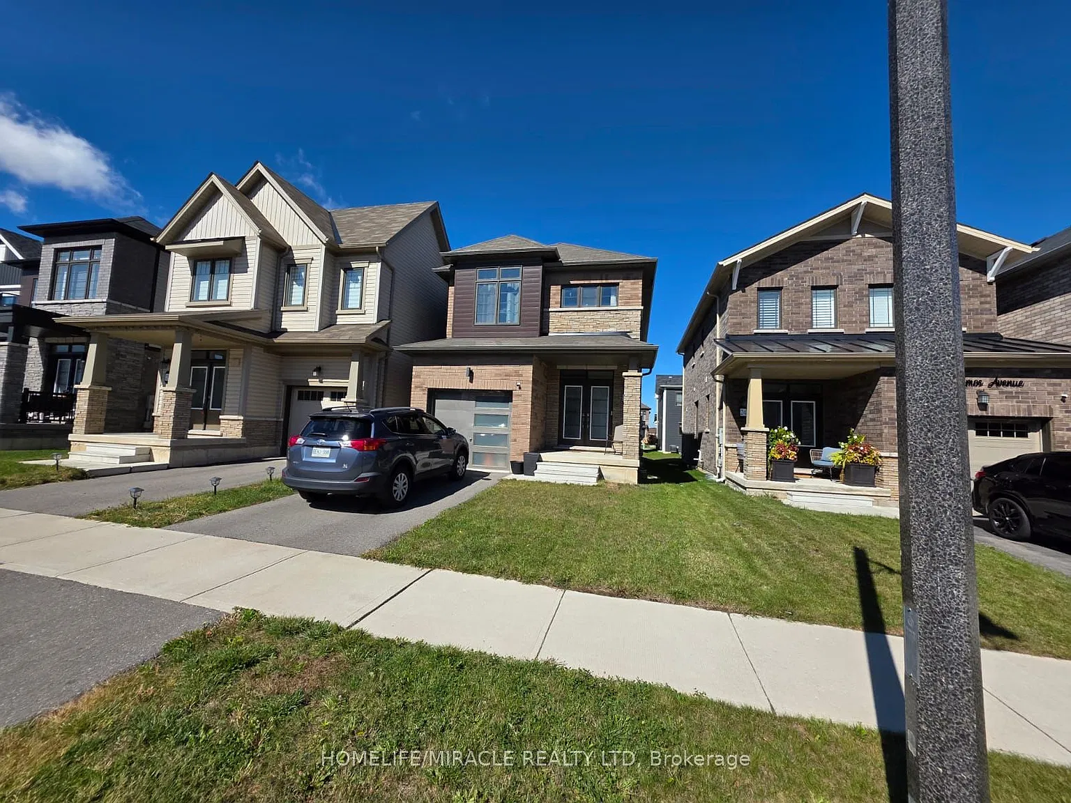 3 bed, $2,500 — Photo 2