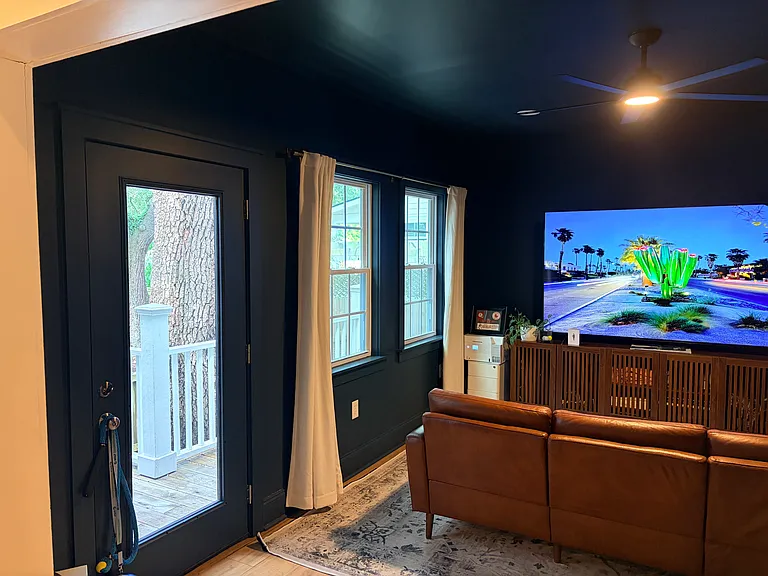 Bonus room, office or 2nd living room