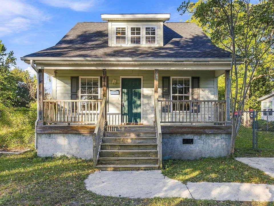 626 Taylor St