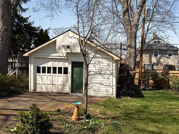 5th image of 122 Holcroft Rd