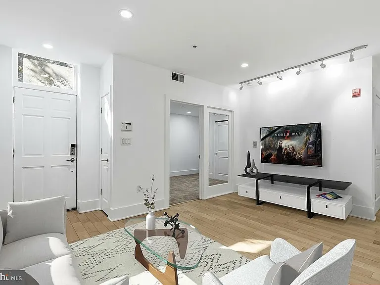 2818 Connecticut Ave NW — Photo 5