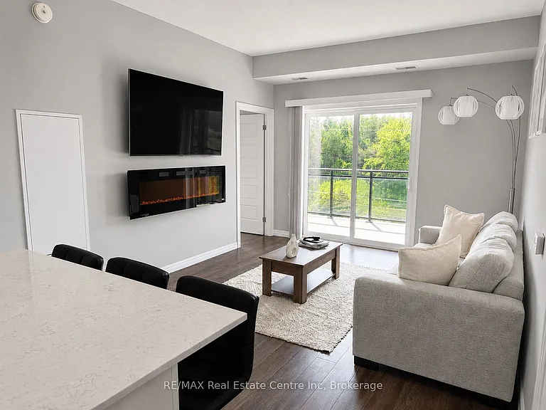 35 Kingsbury Sq #322 — Photo 8