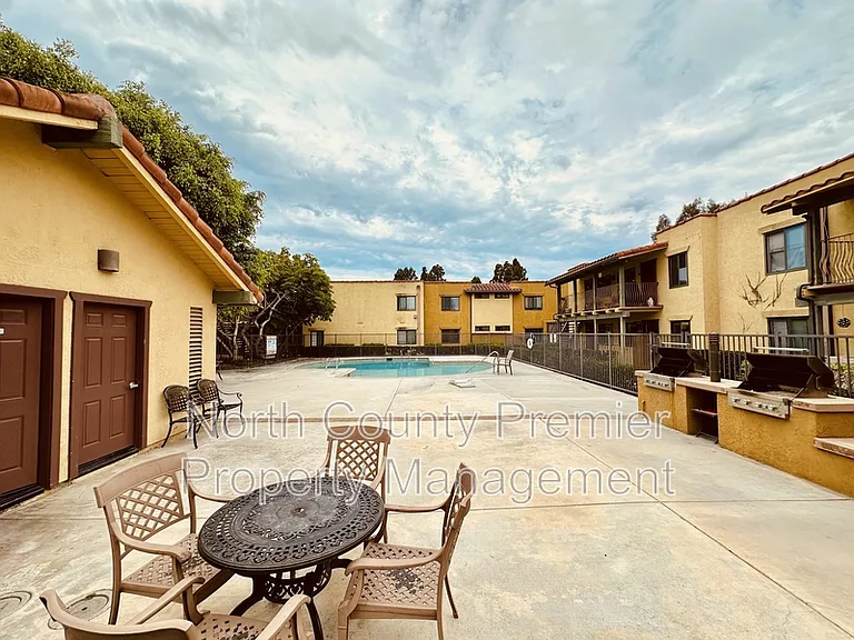 2360 Paseo De Laura #35 — Photo 18