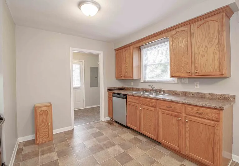 402 Britton Springs Rd — Photo 8