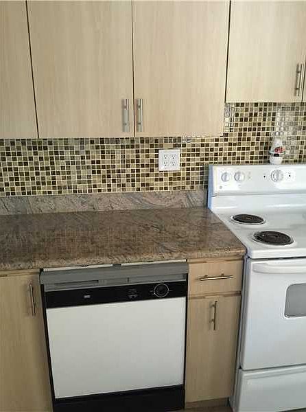 2nd image of 18638 NE 18th Ave APT 143