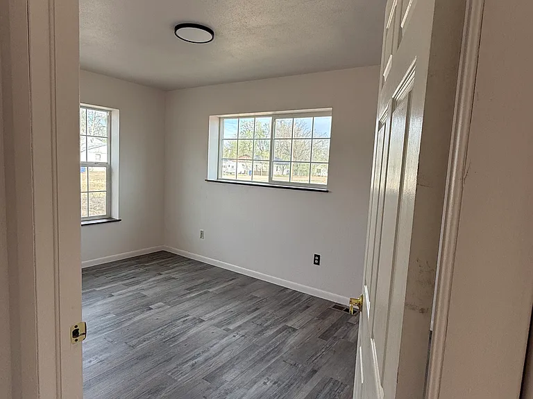 307 E Truman Dr #B — Photo 8