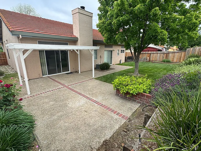 1422 Lorimer Way — Photo 17