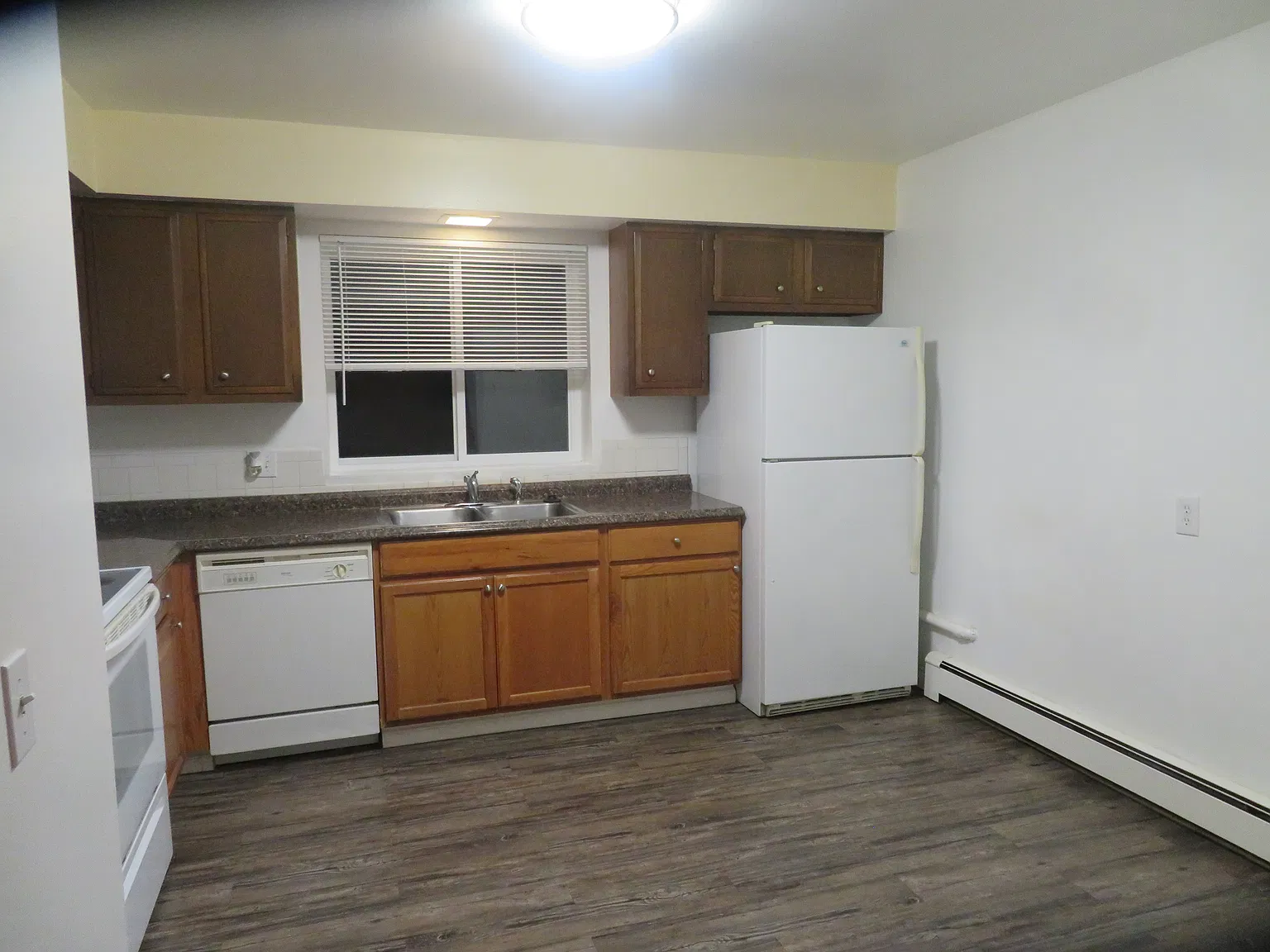 2627 Glacier St — Photo 3