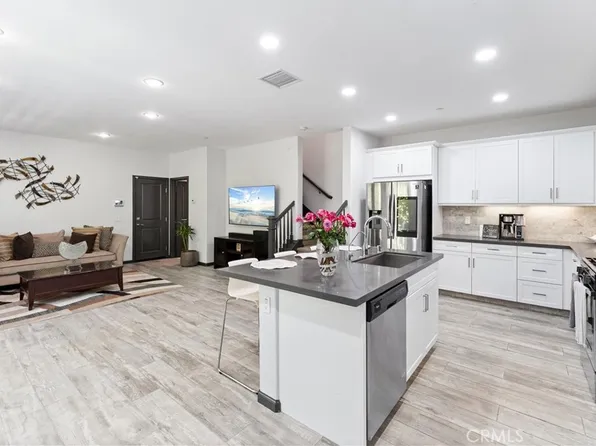 209 El Paseo, Lake Forest, CA 92610