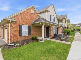 21582 Majestic Dr, Brownstown, MI 48183