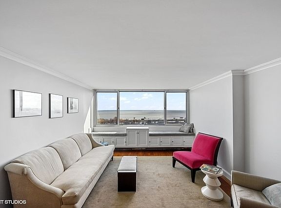 2nd image of 2144 N Lincoln Park W APT 19B