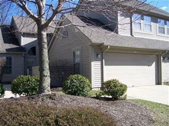 3rd image of 107 N Aspen Ct Unit 3